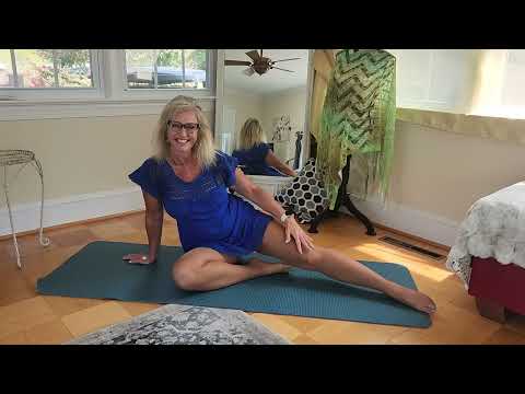12 MIN STRETCH in dress & pantyhose – for mobility & flexibility | Reba Fitness Over 50