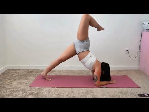 Daily Stretch Routine with Hot Girl Brook Summer