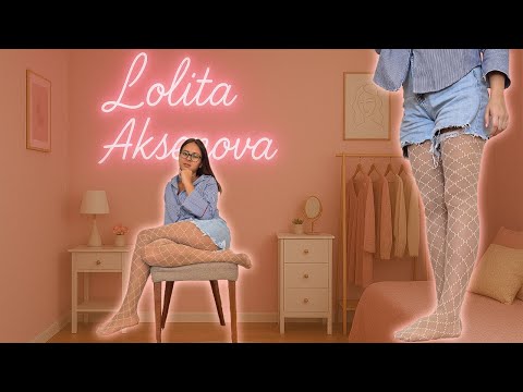 Denim Shorts & Black Tights | Trying White Patterned Pantyhose with Heels