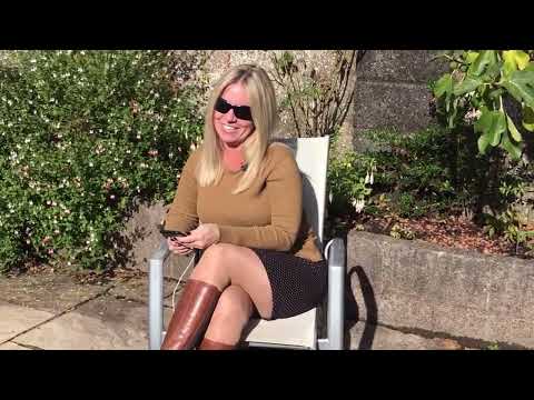 ✨ “Flashback Time!” ✨💋 Tan Tights, Short Skirt & Garden Chats! ☕