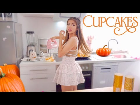 🕯️will I ever livestream again? ‧₊🎃˚ ⋅cozy fall baking ⋆｡🍂˚ pumpkin caramel cupcakes 🕯️