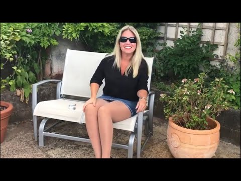 Foxy Geek Girl is going live! It’s time for a Friday get together over a cuppa ❤️❤️😎