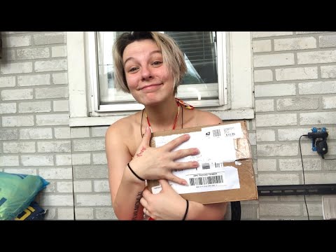 I WON A GIVEAWAY FROM HOLLY ROSAS! || 1k GIVEAWAY REMINDER|| MAKEUP INDUSTRY DRAMA ||