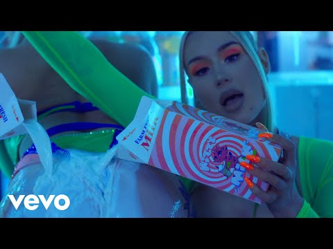 Iggy Azalea, Tyga – Sip It (Official Video)