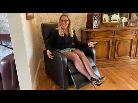 I'm a huge fan of a reclining chair, this is definitely my recliner outfit :) #relax #legsup #feetup