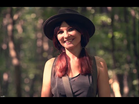 Jeny Smith – On a Mystery Forrest Walk – Fan Cut