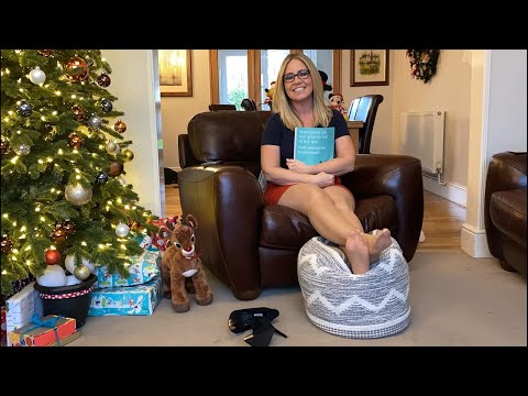 Let’s have a Christmas Eve, Eve live festive chat in our favourite outfits and a Hot Chocolate 🎄👠