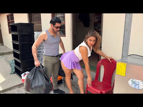 Me enamore del trabajador de la mudanza y esto ￼ pasó￼