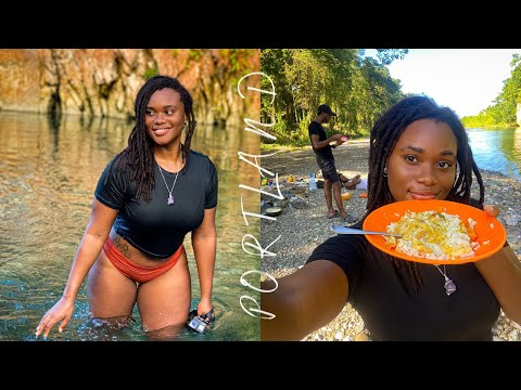 OUTDOOR COOKING CABBAGE & SALTFISH AT JAMAICA’S RIVER