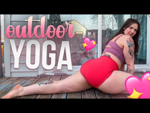 Outdoor Yoga 4K – Peaceful Flow Under the Sun