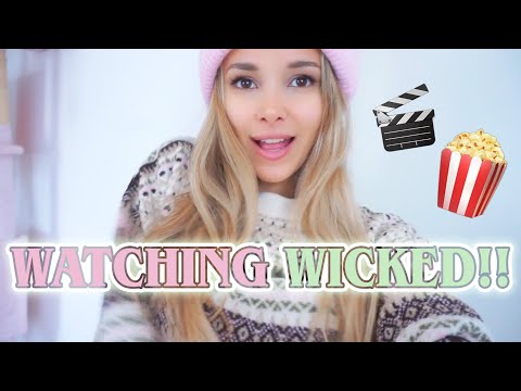 people think I'm Glinda… but I'm actually Elphaba 🫧 VLOGMAS DAY 3