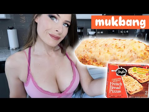Stouffer's French Bread Pizza Review / Mukbang 🍕 Natalie Nightwolf Eats 😋