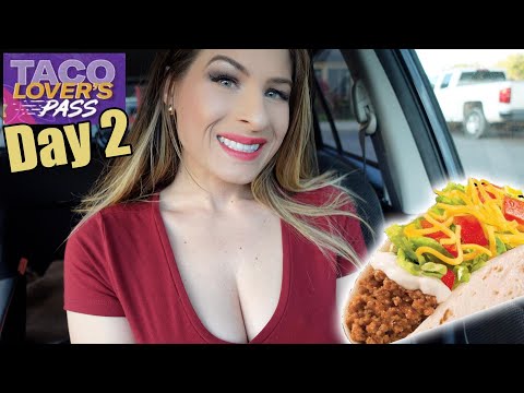Taco Bell Mukbang: Taco Lover's Pass Day 2 of 30 (Cockroaches) 🌮