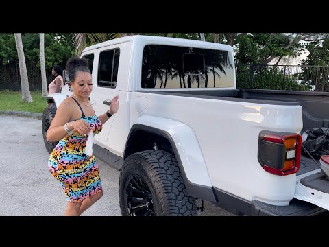 Traditional Bahamian Style Conch Salad (Prepared by YokGang)