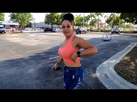 vlog with YokGang (shopping for hog seasoning)