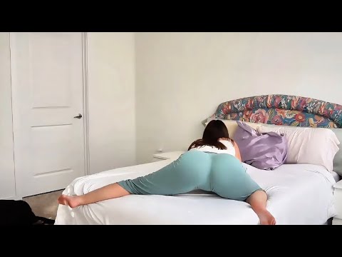 Yoga exercises to stretch your legs every afternoon