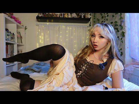 1700s Maiden Stocking Try-On