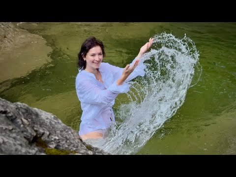 A summer day with Simple Girl in the lake . Part 2