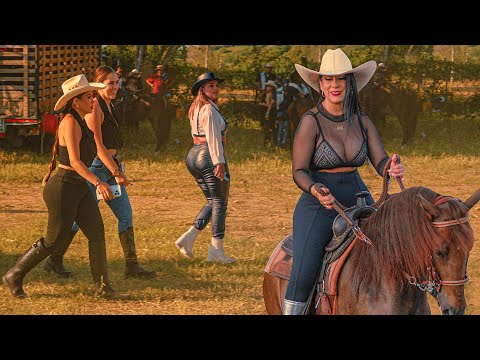 Amazing Rodeo in Colombia Beautiful Cowgirls Riding 🐴