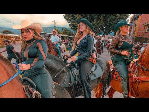 An Amazing day in COLOMBIA with COWGIRLS and HORSES 😎