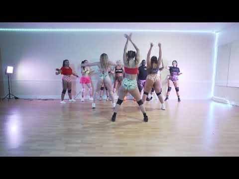 Anaconda – Elle Twerk X Debii Works X Isa