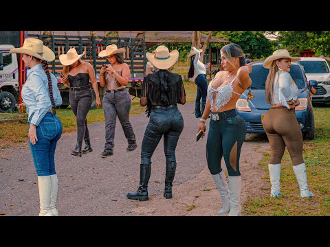 Beautiful Women in the Amazing Colombian Rodeo 😍