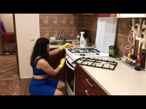 Cleaning the stove, kitchen reset , deep cleaning apartment