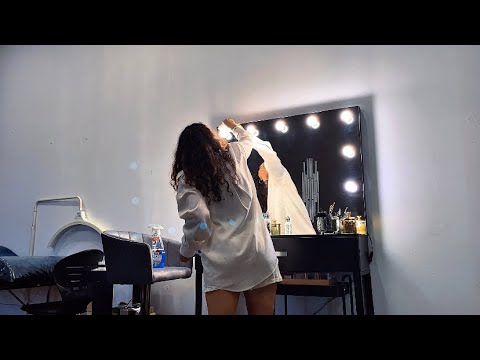 Cleaning up the mirror, washing the mirror, deep clean. Relaxing cozy daily routine