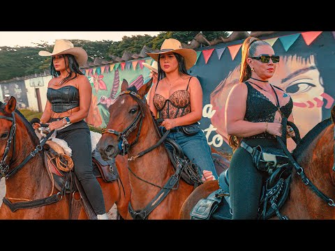 Colombian Paradise 😍 Real COWGIRLS Riding Their Horses [4K]