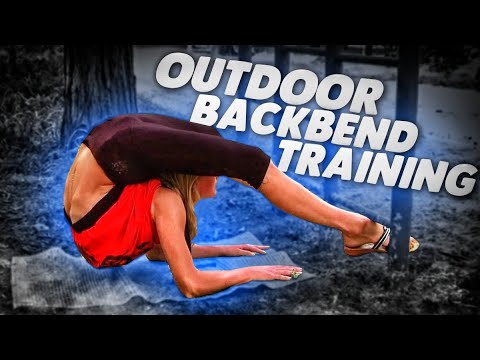 Contortionist Julia. Flexshow. Outdoor backbend training. Contortion workout.