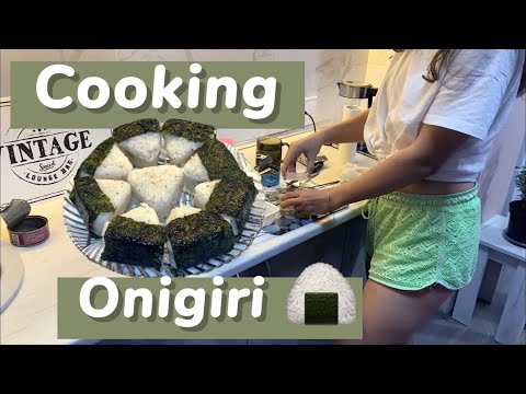 Cozy Night Cooking Onigiri 🍙. Relaxing Stress Relief Music 💫