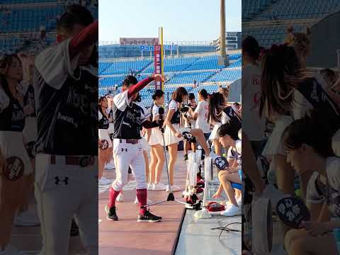 鞠躬   RakutenGirls  岱縈 卉妮  芷軒 苡萱  2023-5-21淨享生活趴