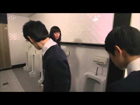 남자 화장실서 여자 첨 봄?