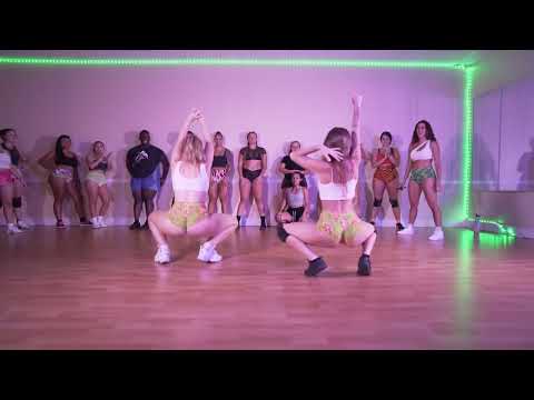 Elle Twerk  – Debii Works Choreo