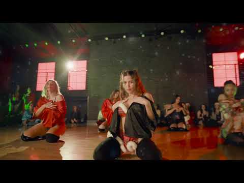 Elle X Debii – Christmas Floorplay Class by Adison Brianna