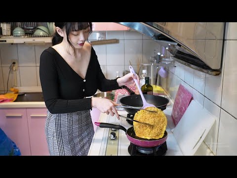 Instant noodle pancake tutorial｜兩分鐘居家料理：泡面煎餅