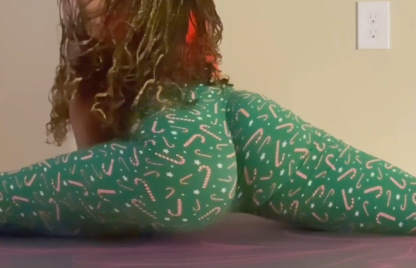 Kay Owens Splits Her Gift Open