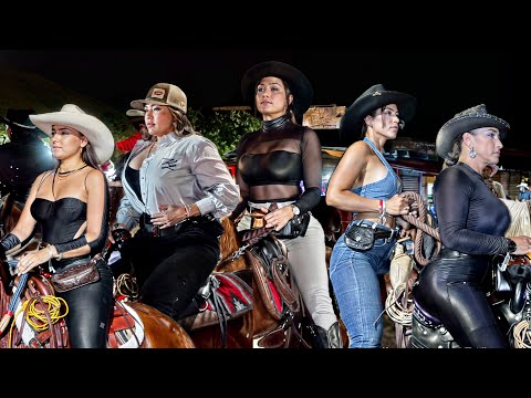NIGHTFALL ELEGANCE STUNNING WOMEN RIDING INTO THE STARS CABALGATA ROLDANILLO #curvy #cowgirl #horse