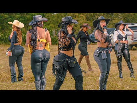 Only Beautiful and CURVY WOMEN at the Rodeo 😍 COLOMBIA is Full of Angels 💍