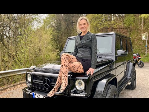 Outdoor Clip in Wolford Strumpfhose , Pantyhose , Tights , Lingerie unterwegs mit der G-Klasse .