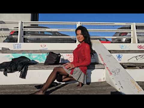 Outdoor try on crotchless tights and review