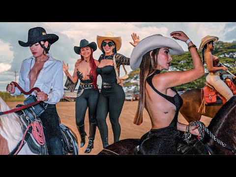 Stunning Women Riding Horses in COLOMBIA 4K 🔥