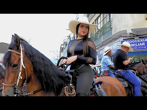 THE BEAUTY OF WOMEN ON HORSEBACK   #latina #colombia  #horseriding  #beautifulwomen #cowgirl