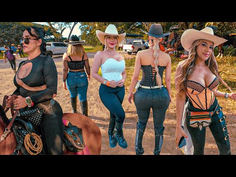 The MOST BEAUTIFUL Women Riding Horses 🥰 Curvy Colombian Paradise 🔥