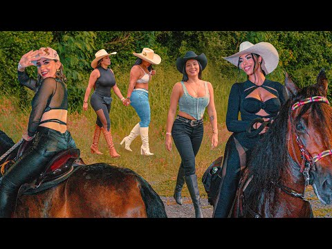 The Most Beautiful Women Riding Horses in Colombia 😍